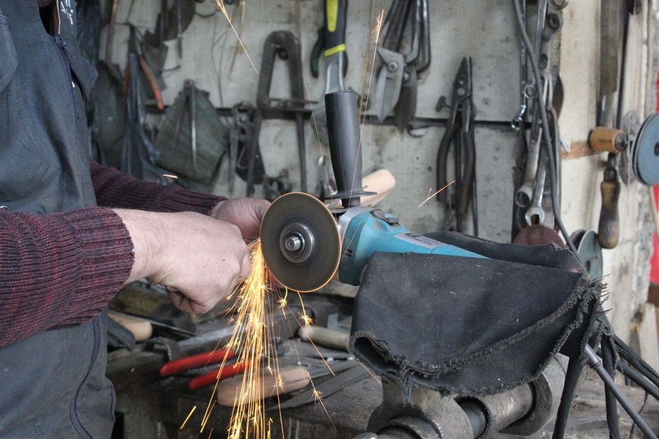 angle grinder guide